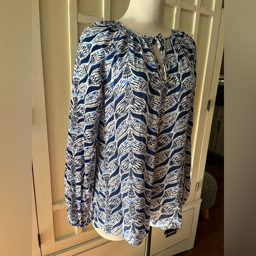 Lilly Pulitzer Blue White Long Sleeve Elastic Wrist Tunic Tie Neckline size M - Picture 3 of 4
